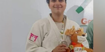 سرینگر کی تزیم فیاض نے جوڈو چیمپئن شپ میں چاندی کا تمغہ جیت لیا