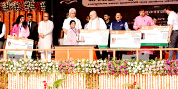 جموں و کشمیر میں 42000 ہلاکتوں کے لیے گاندھی، عبداللہ، مفتی ذمہ دار