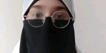 کشمیر سے تعلق رکھنے والی ادیبہ نے امتحان میں ٹاپ کیا