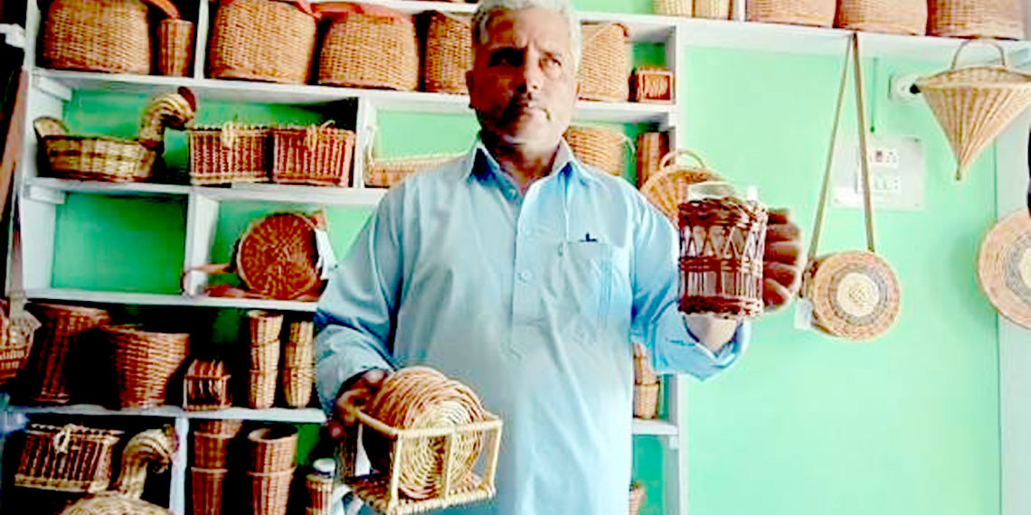 کشمیر ولو وکر جدید ڈیزائن کو اپنانے کے بعد مقبولیت حاصل کر رہا ہے