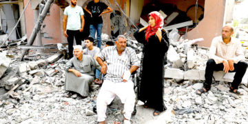 اسرائیل نے بھوک کوبھی بنایا جنگ کا ہتھیار! بم دھماکوں سے لرزرہے غزہ میں 50 ہزار حاملہ خواتین شدید تکلیف کی شکار