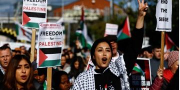 ”اللہ اکبر“ کے نعروں سے گونج اٹھا روس کا ایئر پورٹ، مظاہرین نے یہودیوں کے خلاف کیا احتجاج