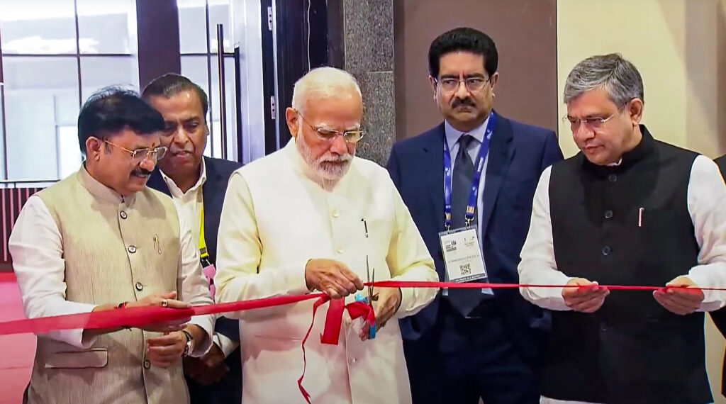 مجھے یقین ہے 6 جی میں ہندوستان دنیا کی قیادت کرے گا: انڈیا موبائل کانگریس کے افتتاح کے موقع پر وزیر اعظم کا خطاب