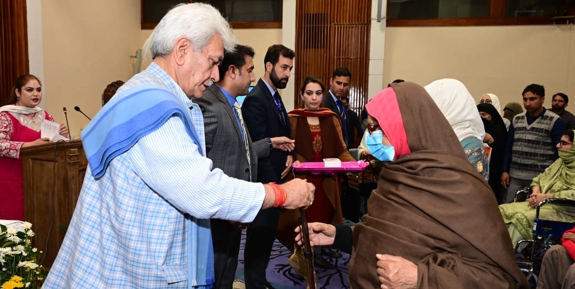 بزرگوں اور کمزوروں کا تحفظ ہماری روایت