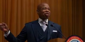 پگڑی دہشت گردی کی علامت نہیں’، نیویارک کے میئر نے ایسا کیوں کہا؟