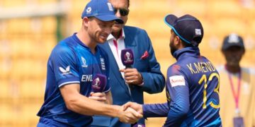 ون ڈے ورلڈ کپ: انگلینڈ نے سری لنکا کے خلاف ٹاس جیت کر پہلے بیٹنگ کا فیصلہ کیا ہے۔