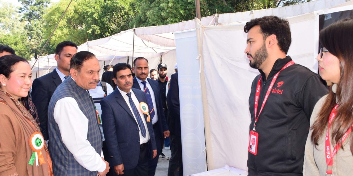 راجیو رائے بھٹناگر نے گورنمنٹ پولی تکنیک کالج جموں میں میگا جاب میلے کا اِفتتاح کیا