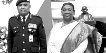 آرمی چیف جنرل پانڈے نے صدر مرمو سے ملاقات کی۔