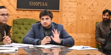 ضلع ترقیاتی کمشنر شوپیان نے جے کے ایس ایس بی کے پنچایت سیکرٹری اِمتحان کے اِنتظامات کا جائزہ لیا