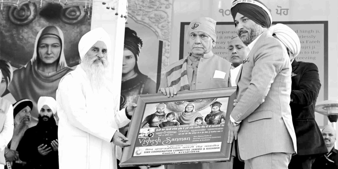 بھارت جدید قوم کی تعمیر میں مشغول