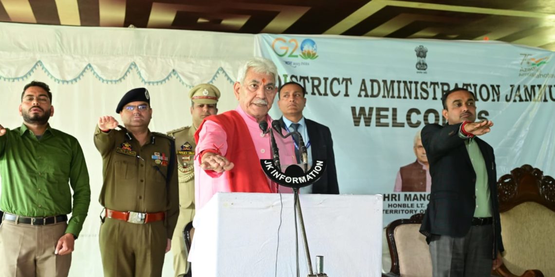 ایل جی کی فلورانا گبانی پنچایت میں وکست بھارت سنکلپ یاترا میں شرکت