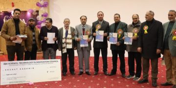 سکاسٹ کے تحقیق اور اختراعات کو فروغ دینے کیلئے جے کے ایس ٹی آئی سی نے ریسرچ ایڈوانسمنٹ کیلئے 2کروڑ روپے فراہم کئے