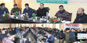 ناظم ضیاء نے گاندربل میں عوامی رابطہ پروگرام کی صدارت کی