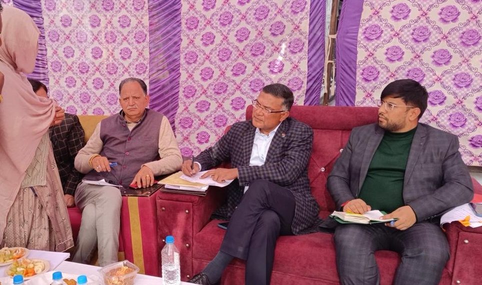 پرنسپل سیکرٹری نے عوامی دربار کی صدارت کی ، کمیونٹی کے مسائل اور مظالبات کو سُنا