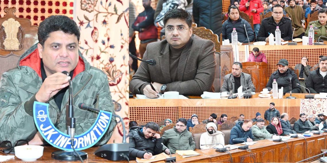 سرمد حفیظ نے شوپیاں میں عوامی شکایات اَزالے کیمپ کی صدارت کی