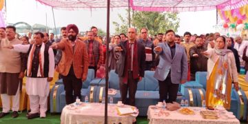 سیکرٹری صحت و طبی تعلیم نے ضلع سانبہ میں ’وِکست بھارت سنکلپ یاتراـ‘ میں حصہ لیا