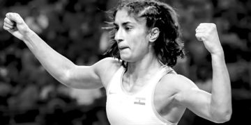 بجرنگ پونیا کے بعد اب ونیش پھوگاٹ نے بھی واپس کیا تمغہ