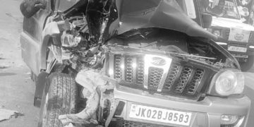 پی ڈی پی کی سربراہ محبوبہ مفتی کیگاڑی حادثے کا شکار