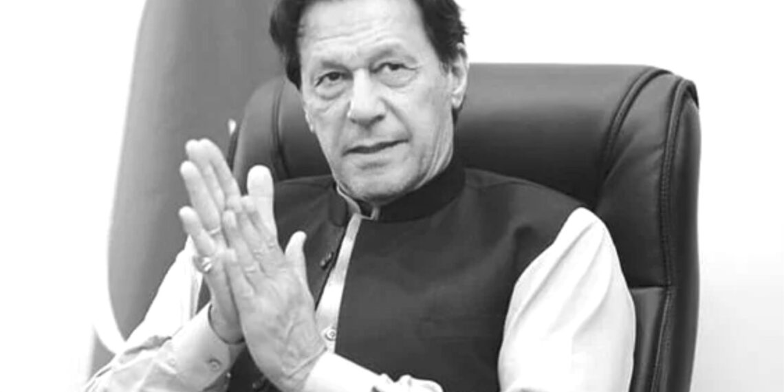 عمران خان نے آکسفورڈ یونیورسٹی کے چانسلر کے لیے دی درخواست