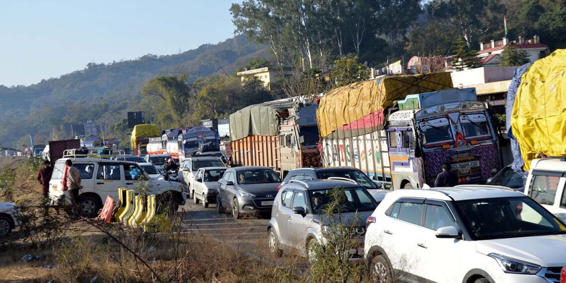 سری نگر- جموں قومی شاہراہ پر ٹریفک بحال، مغل روڈ، سونہ مرگ [؟] کرگل روڈ ہنوز بند