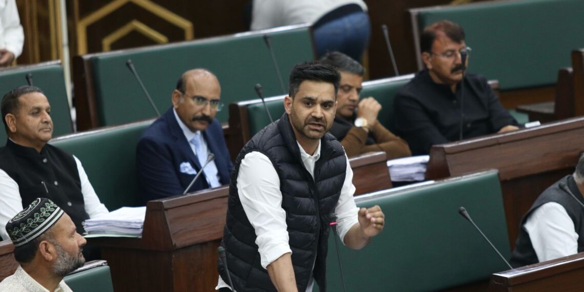 حکومت کی جگہ یوٹی لکھنا5 اگست 2019 کے فیصلے پر مہر لگانے کے مترادف: وحید پرہ