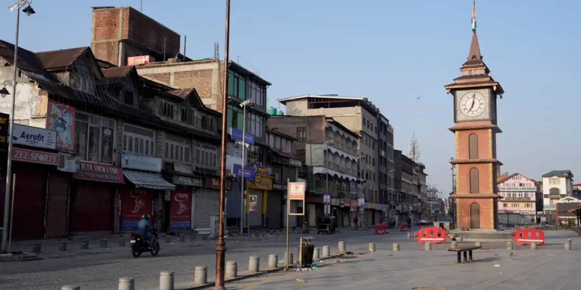 پہلگام حملہ کیخلاف ٹنل کے آر پار مکمل ہڑتال