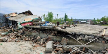 جموں و کشمیر میں مشتبہ منشیات فروش کی جائیداد مسمار ،کروڑوں روپے مالیت کے4رہائشی مکان سیل