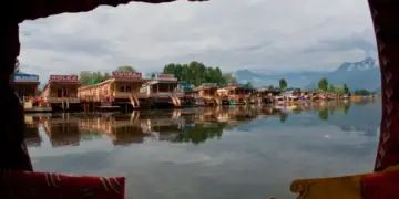 کشمیر کی ثقافتی اور سیاحتی شناخت کا حصہ ہاوس بوٹ