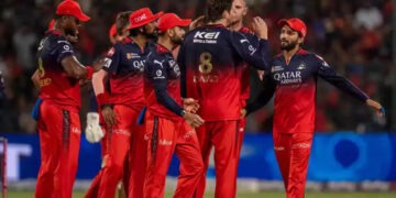 آرسی بی نے ممبئی انڈینس کو 18 رنوں سے شکست دے کر تیسری جیت درج کی