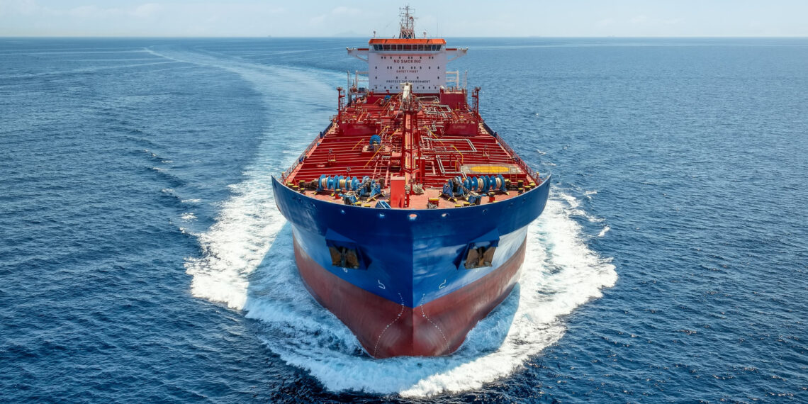 آبنائے ہرمز کی ناکہ بندی کے اعلان کے بعد تیل کی قیمتوں میں 8 فیصد اضافہ