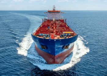 آبنائے ہرمز کی ناکہ بندی کے اعلان کے بعد تیل کی قیمتوں میں 8 فیصد اضافہ