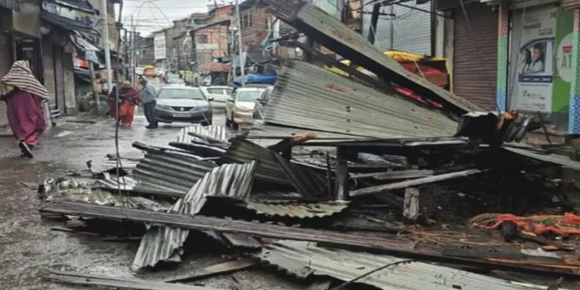 وادی میں 70کلو میٹر فی گھنٹہ کی رفتار سے آندھی چلی