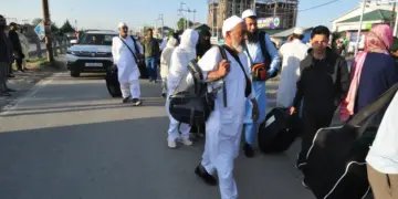 سامان میں 10کلو کی کٹوتی پر عازمین حج کا احتجاج