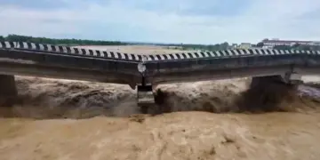 کئی مزدور زندہ دب گئے،4 پھنسے ہوئے، ایک کو بچا لیا گیا