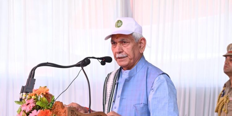 ایل جی کی کولگام میں منشیات کیخلاف پدیاترا ، نارکو ٹیرر پر کاری ضرب قرار