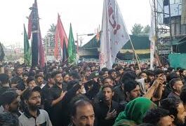 آٹھویں محرم کا روایتی جلوس برآمد، اعزاداروں کی نوحہ خوانی
