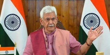 'لوگ پہلے' نقطہ نظر نے عوامی ترسیل کے نظام میں انقلاب لایا۔ ایل جی سنہا