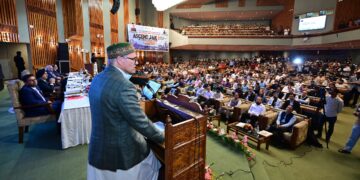 اسٹارٹ اپ ایکو سسٹم سمٹ2026 کا افتتاح، خوفزدہ نہیں کوشش نہ کرنے سے ڈریں: عمر عبداللہ