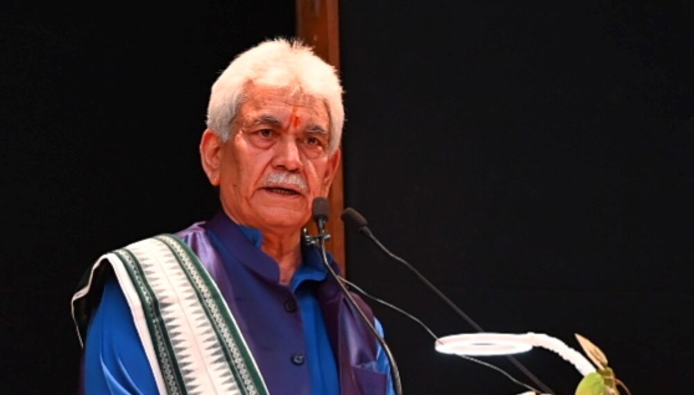 روایتی فصلیں موسمیاتی تبدیلیوں کا مقابلہ کیلئے موزون،خود انحصار جموں کشمیر کی تعمیر میں اجتماعی سوچ لازمی: لیفٹیننٹ گورنر