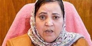 30 ہزار کی تجویز زیر غور، فیصلہ جلد متوقع:وزیر صحت