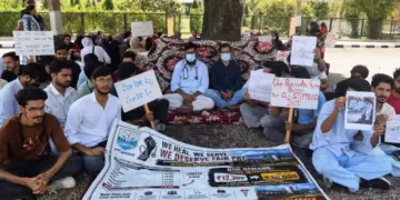 حکومت کی جانب سے تحریری یقین دہانی، 30 دن کے اندر وظیفہ بڑھانے کے وعدے کے بعد میڈیکل انٹرنز کی ہڑتال ختم