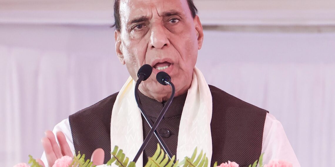 وزیر دفاع کی پاکستان کو وارننگ، کسی بھی دہشت گردانہ کارروائی کا سخت جواب دیا جائے گا